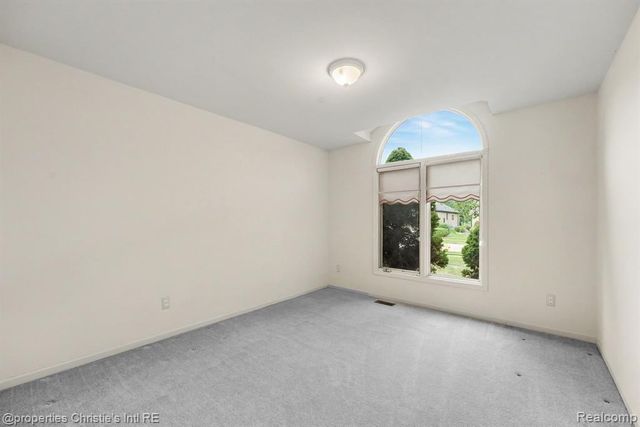 49316 Deerfield Park, Macomb, MI 48044