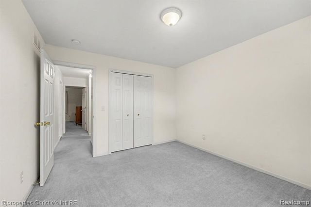 49316 Deerfield Park, Macomb, MI 48044