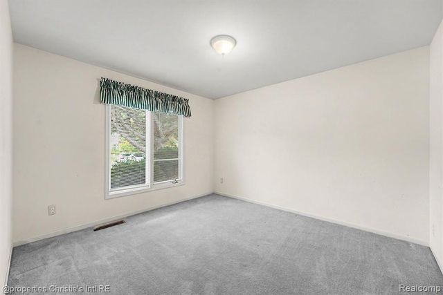 49316 Deerfield Park, Macomb, MI 48044