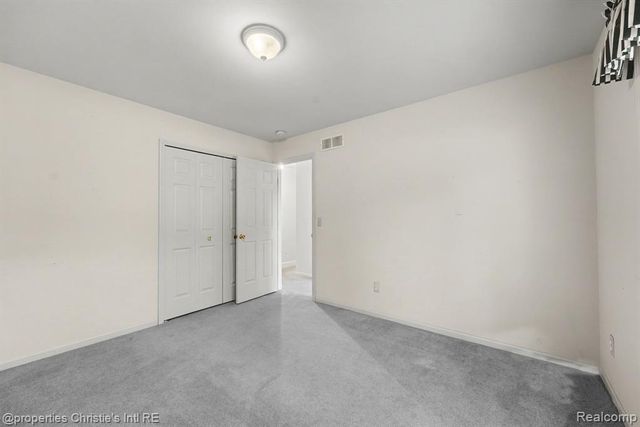 49316 Deerfield Park, Macomb, MI 48044