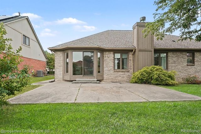 49316 Deerfield Park, Macomb, MI 48044