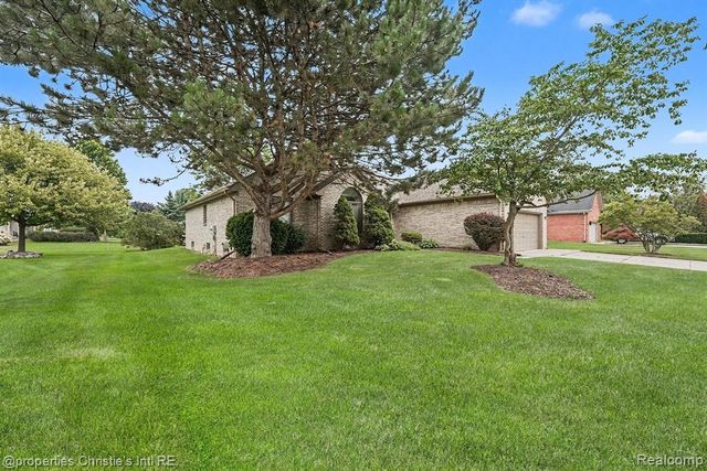 49316 Deerfield Park, Macomb, MI 48044