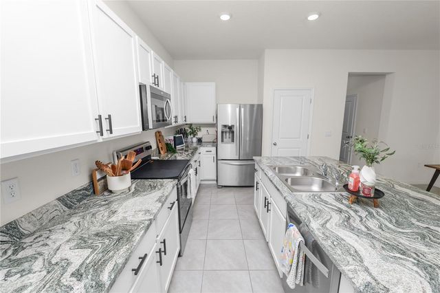 3830 SUNFLOWER FIELD PLACE, Plant City, FL 33565