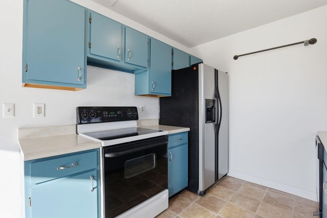 503 FALCON DR, Box Elder, SD 57719