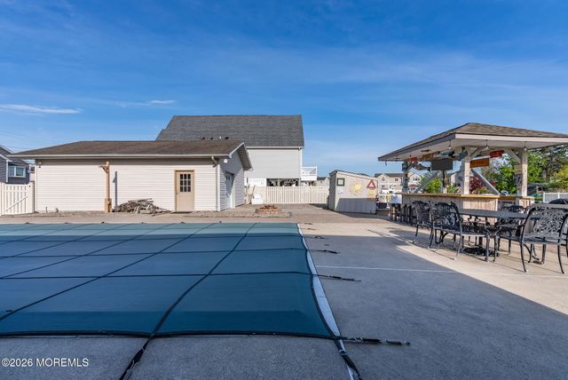 343 Cheryl Drive, Toms River, NJ 08753