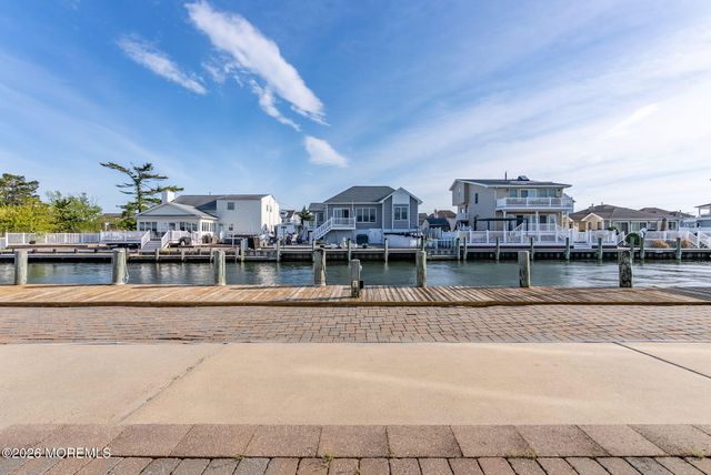 343 Cheryl Drive, Toms River, NJ 08753