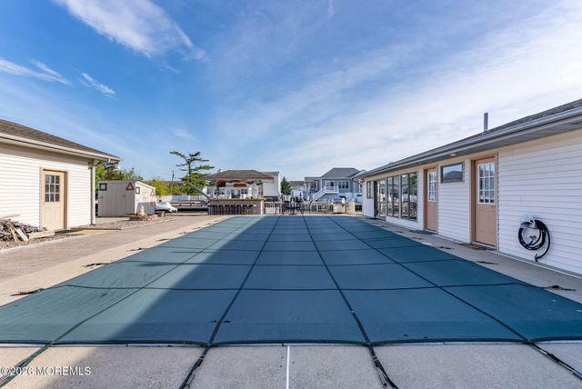 343 Cheryl Drive, Toms River, NJ 08753