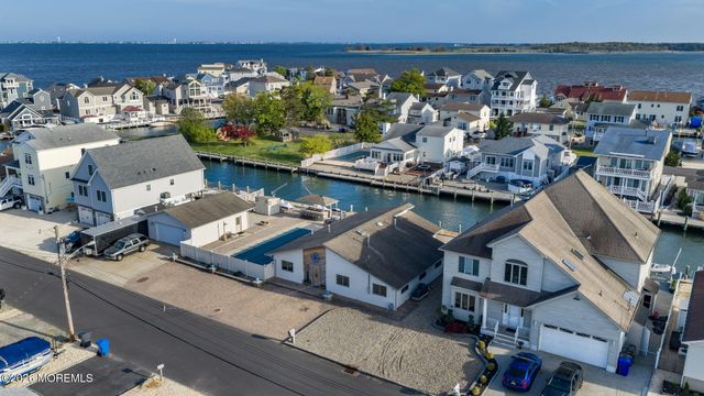 343 Cheryl Drive, Toms River, NJ 08753