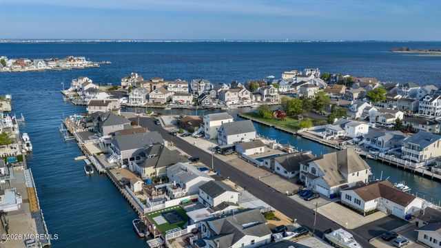 343 Cheryl Drive, Toms River, NJ 08753