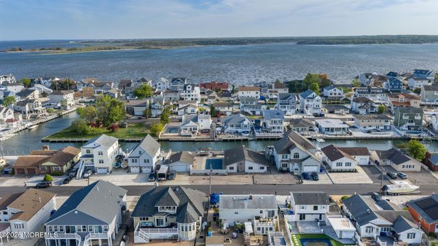343 Cheryl Drive, Toms River, NJ 08753