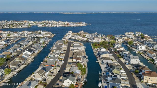 343 Cheryl Drive, Toms River, NJ 08753