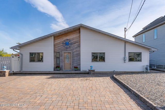 343 Cheryl Drive, Toms River, NJ 08753