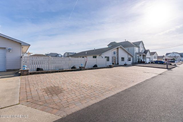 343 Cheryl Drive, Toms River, NJ 08753