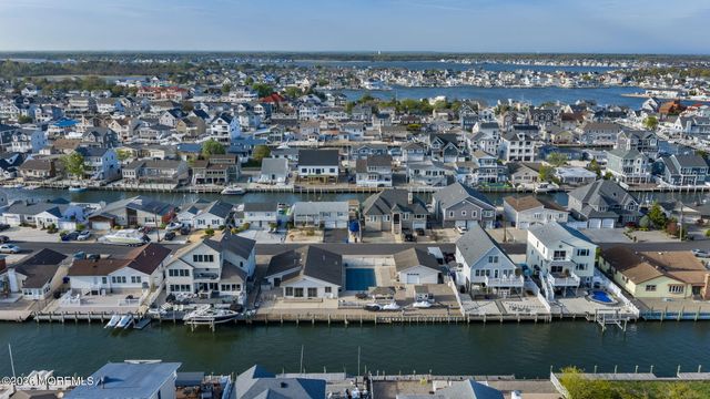 343 Cheryl Drive, Toms River, NJ 08753