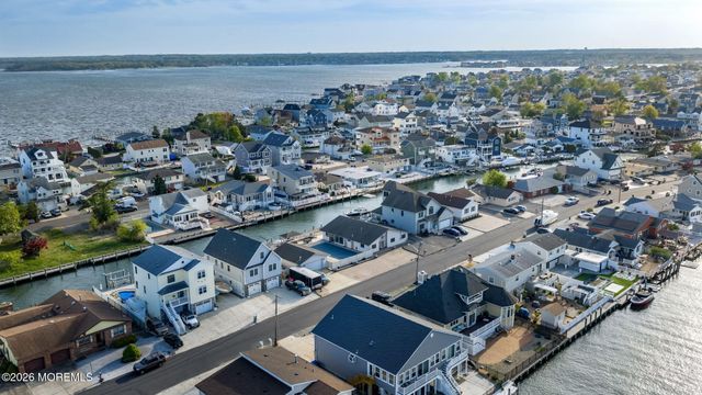 343 Cheryl Drive, Toms River, NJ 08753