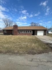 5260 E Summerholme Drive, Knox, IN 46534