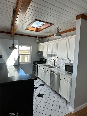 1064 Santa Ana, Laguna Beach, CA 92651