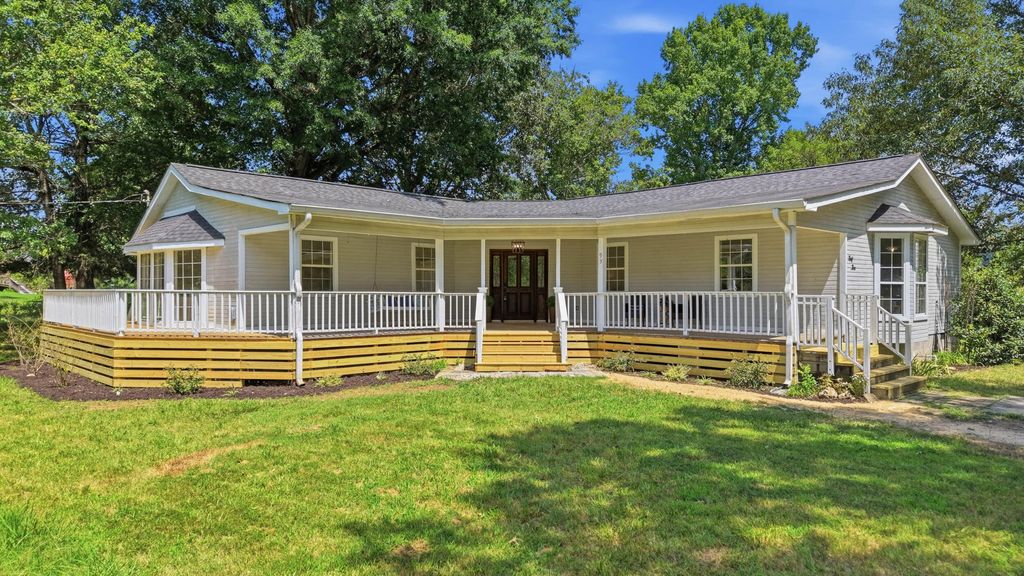 93 Gary Lane, Ringgold, GA 30736