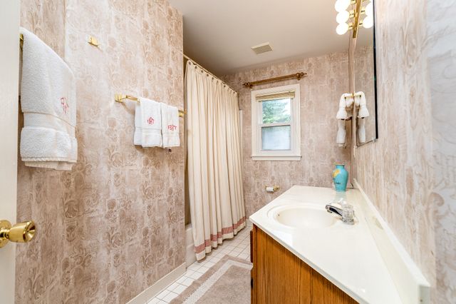 5026 Camelot Dr, Columbia, TN 38401
