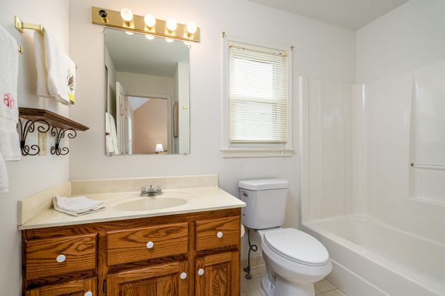 5026 Camelot Dr, Columbia, TN 38401