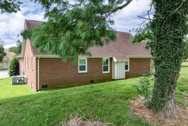 5026 Camelot Dr, Columbia, TN 38401
