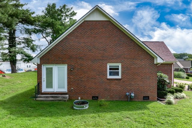 5026 Camelot Dr, Columbia, TN 38401
