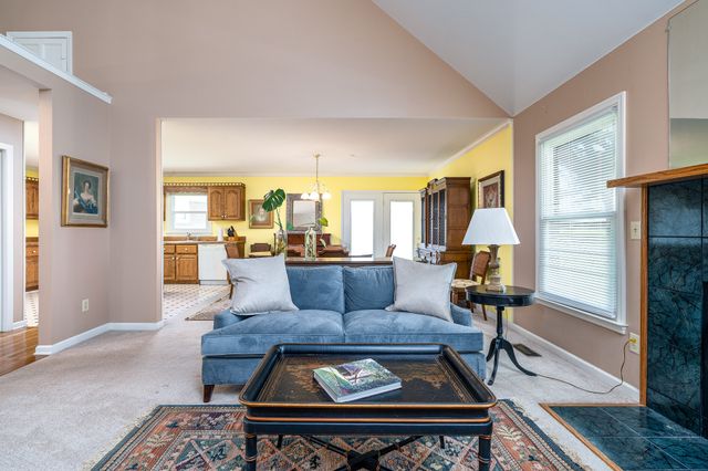 5026 Camelot Dr, Columbia, TN 38401