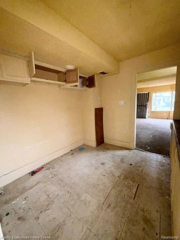 12115 Woodmont Avenue, Detroit, MI 48227