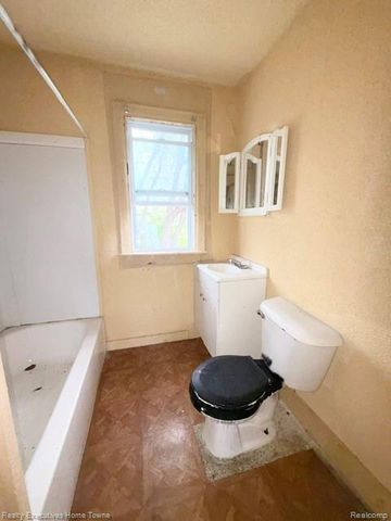 12115 Woodmont Avenue, Detroit, MI 48227