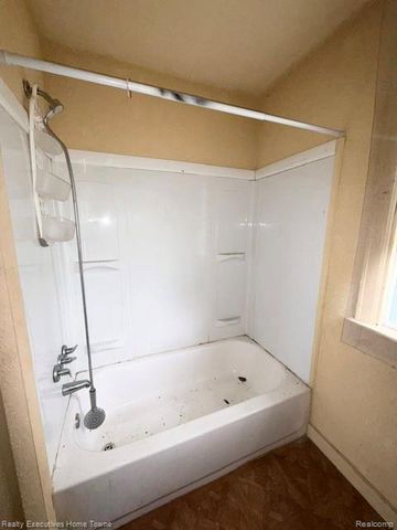 12115 Woodmont Avenue, Detroit, MI 48227