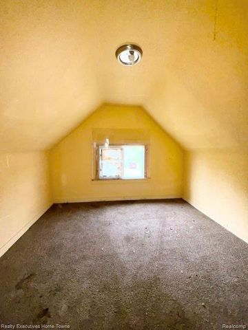 12115 Woodmont Avenue, Detroit, MI 48227