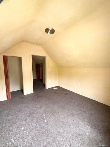12115 Woodmont Avenue, Detroit, MI 48227