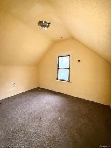 12115 Woodmont Avenue, Detroit, MI 48227