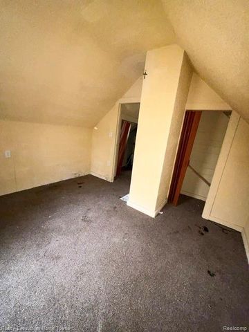 12115 Woodmont Avenue, Detroit, MI 48227