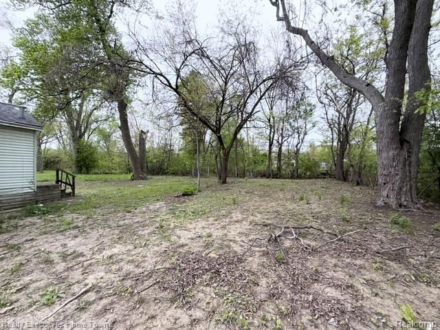 12115 Woodmont Avenue, Detroit, MI 48227