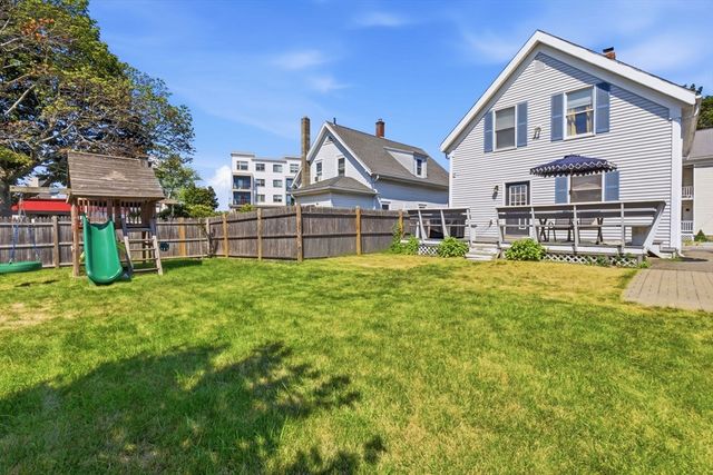 22 Myrtle St, Beverly, MA 01915