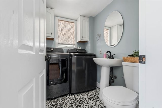 22 Myrtle St, Beverly, MA 01915