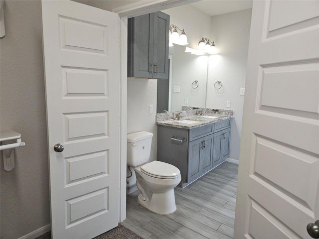 4801 Wenda Street B, Houston, TX 77033
