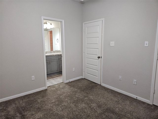 4801 Wenda Street B, Houston, TX 77033