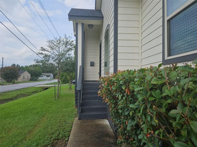 4801 Wenda Street B, Houston, TX 77033