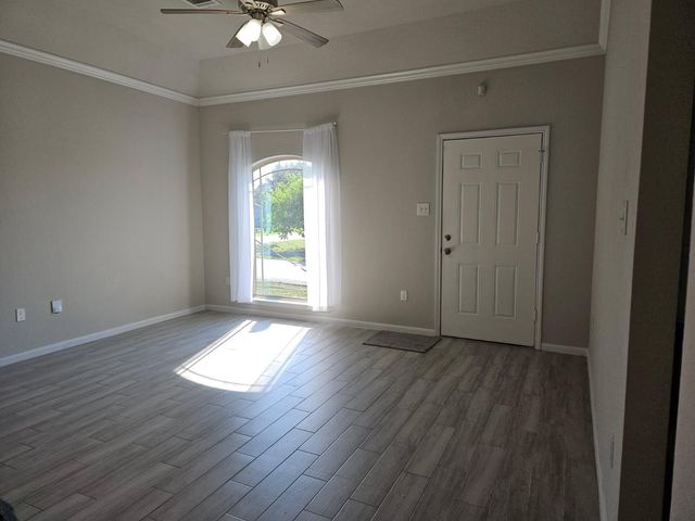 4801 Wenda Street B, Houston, TX 77033
