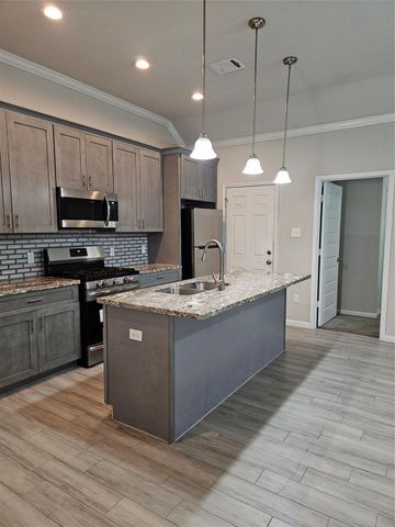 4801 Wenda Street B, Houston, TX 77033