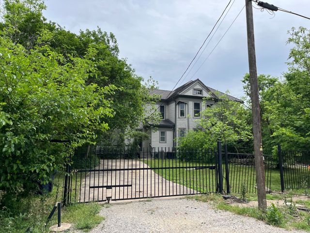 402 E Grand Street, Whitewright, TX 75491
