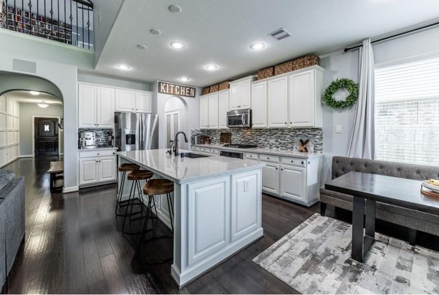 10938 Sarah Bluff Lane, Cypress, TX 77433