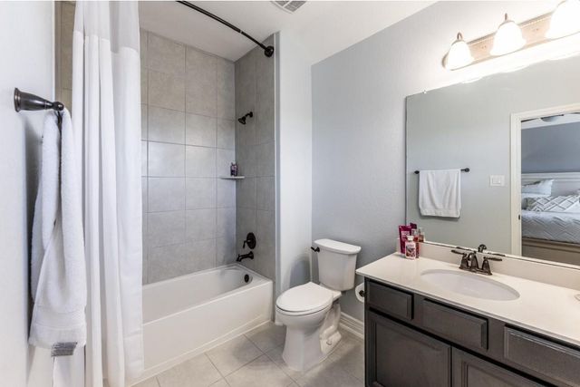 10938 Sarah Bluff Lane, Cypress, TX 77433