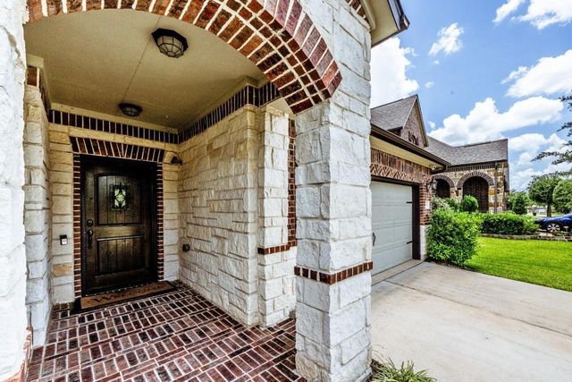 10938 Sarah Bluff Lane, Cypress, TX 77433