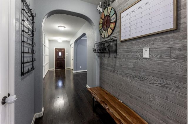 10938 Sarah Bluff Lane, Cypress, TX 77433