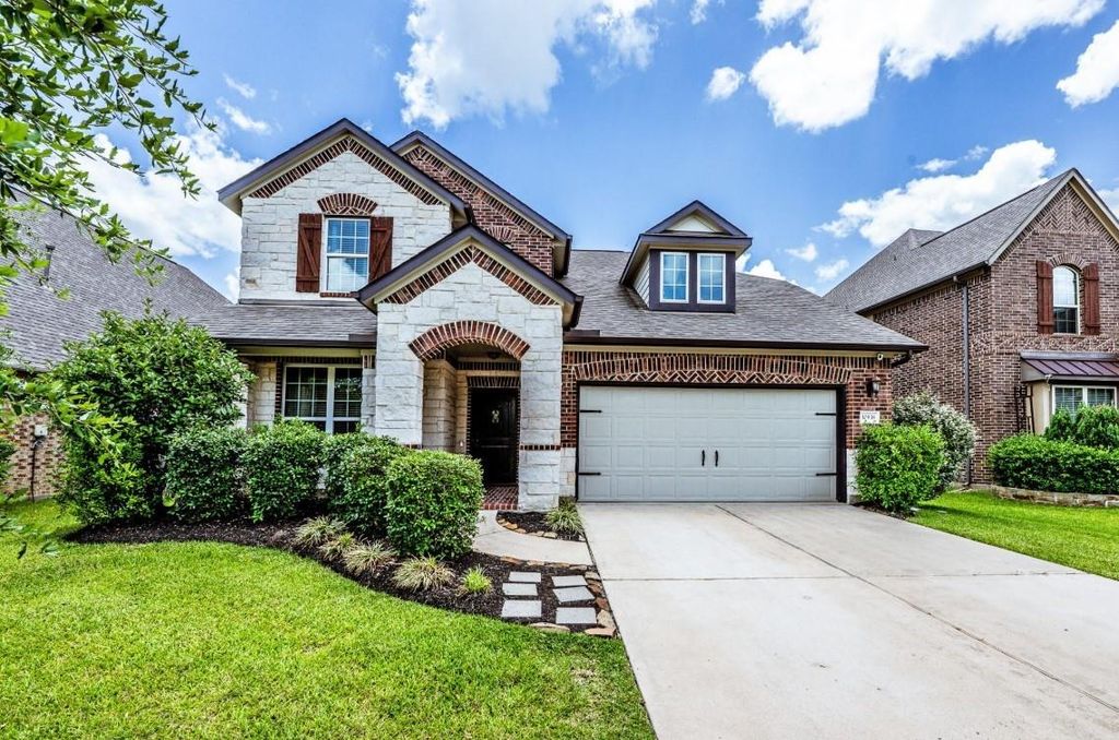 10938 Sarah Bluff Lane, Cypress, TX 77433