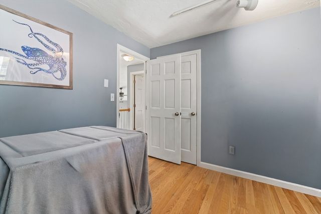 7 W Hill Rd, Plymouth, MA 02360