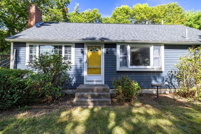 7 W Hill Rd, Plymouth, MA 02360